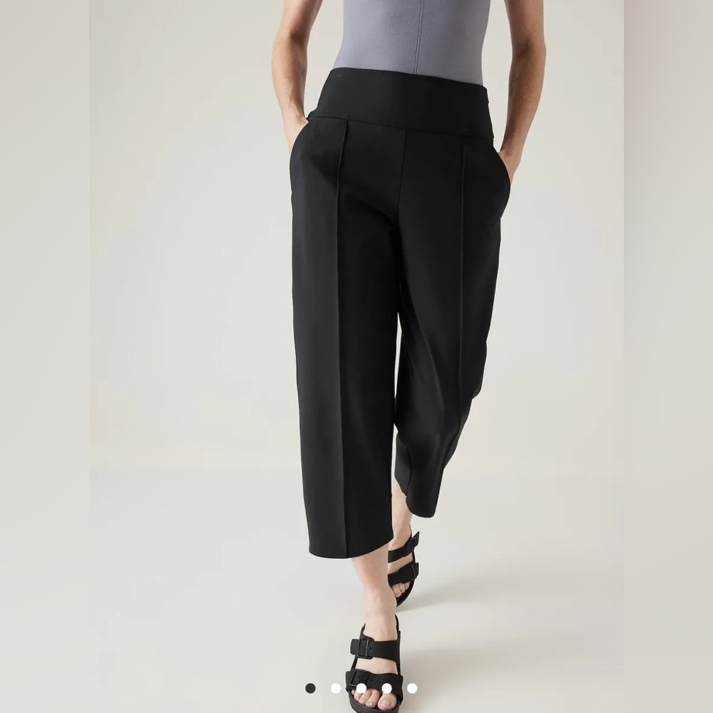 Athleta Stellar Wide Cropped (Black, 2 Petite)